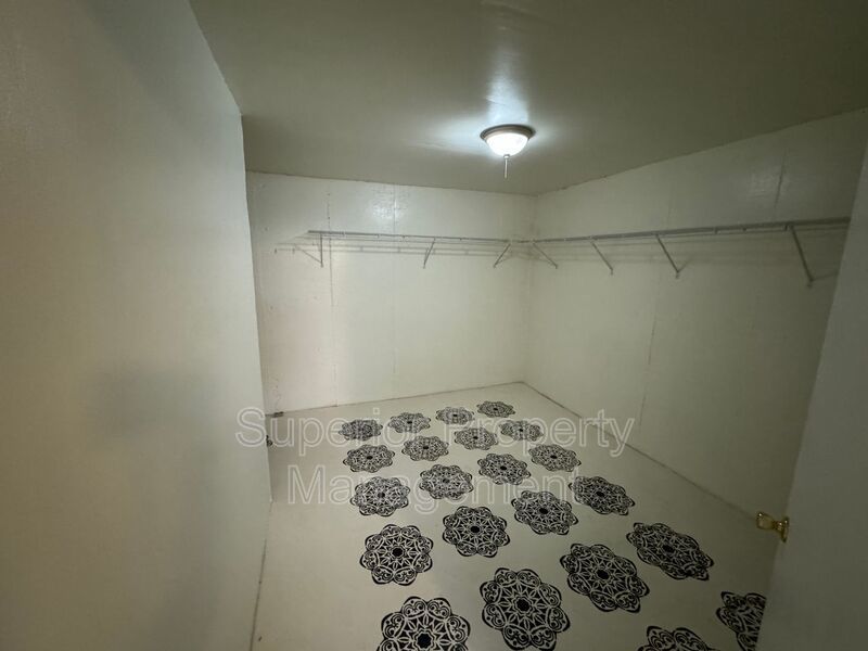 3 Bed, 2 Bath Home – 2-Car Garage (Greeley) property image