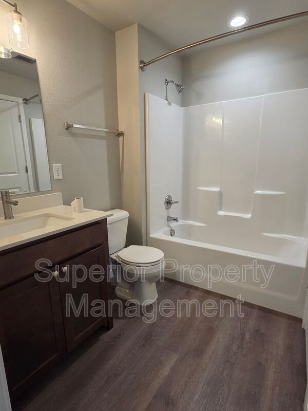 3-Bedroom, 2-Bathroom – Near LCCC & Downtown property image