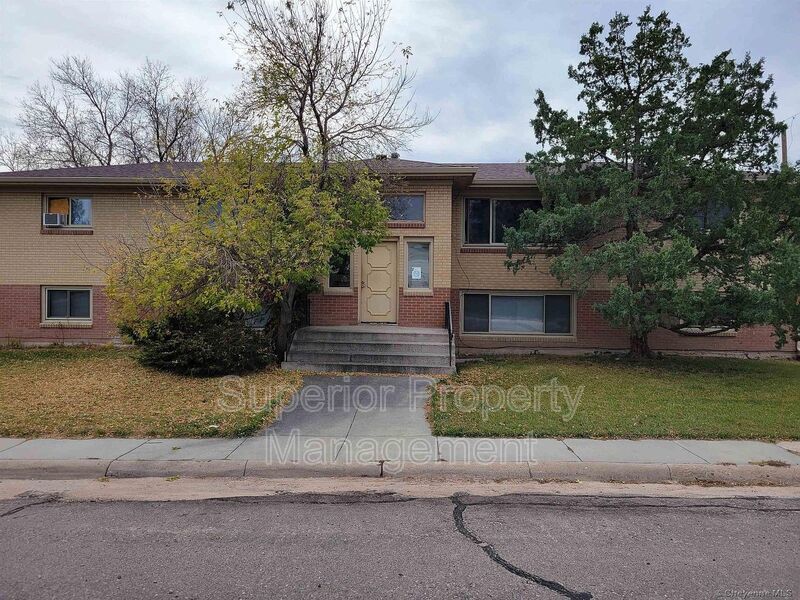 Now Available! Spacious 2 bed, 1 bath upstairs unit in a prime location property image