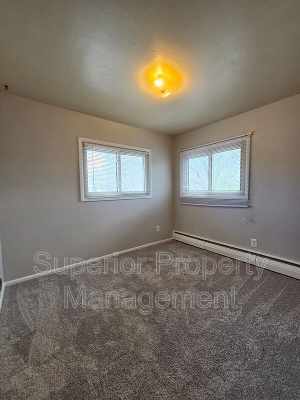 Now Available! Spacious 2 bed, 1 bath upstairs unit in a prime location property image
