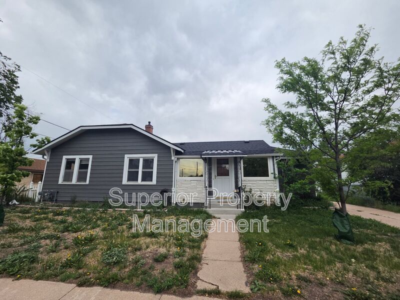4 Bed, 2 Bath Home – 5 Minutes from Downtown | Garage & Private Deck property image