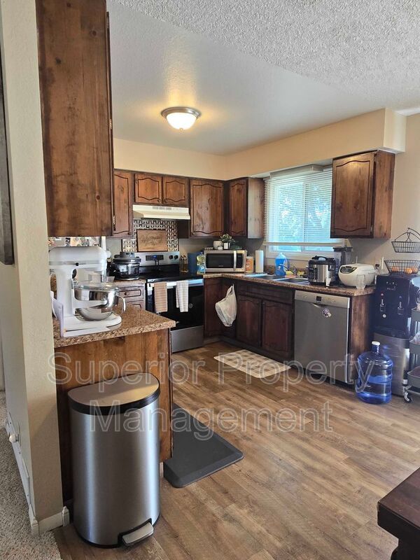 Spacious 5-Bedroom Bi-Level Home Near F.E. Warren AFB! property image