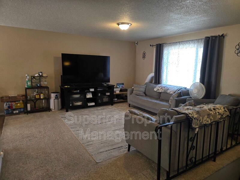 Spacious 5-Bedroom Bi-Level Home Near F.E. Warren AFB! property image