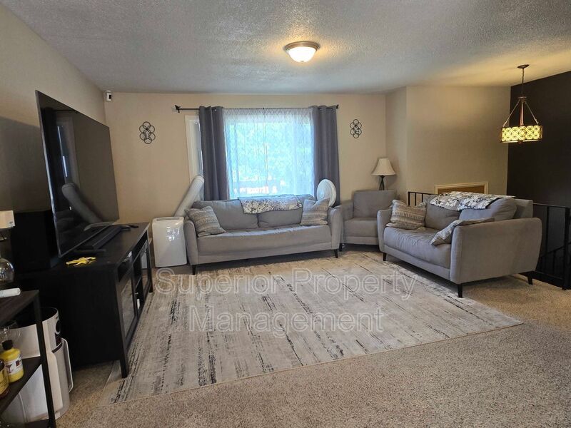 Spacious 5-Bedroom Bi-Level Home Near F.E. Warren AFB! property image