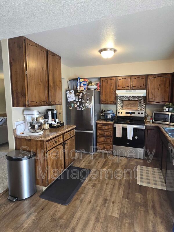 Spacious 5-Bedroom Bi-Level Home Near F.E. Warren AFB! property image
