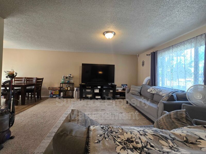 Spacious 5-Bedroom Bi-Level Home Near F.E. Warren AFB! property image