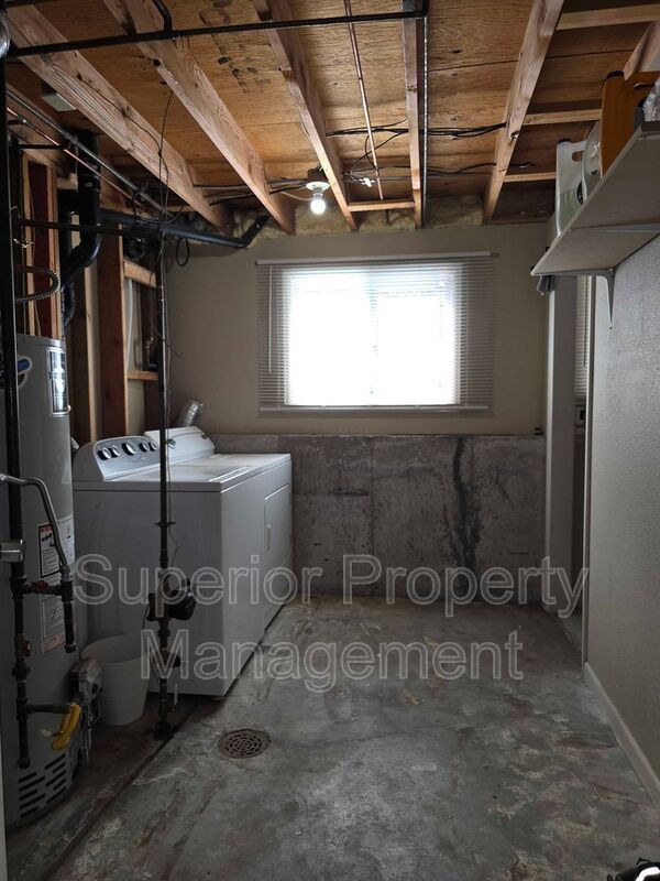 Spacious 5-Bedroom Bi-Level Home Near F.E. Warren AFB! property image