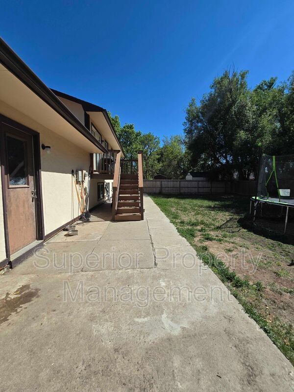 Spacious 5-Bedroom Bi-Level Home Near F.E. Warren AFB! property image