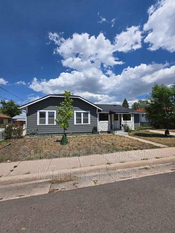 4 Bed, 2 Bath Home – 5 Minutes from Downtown | Garage & Private Deck property image