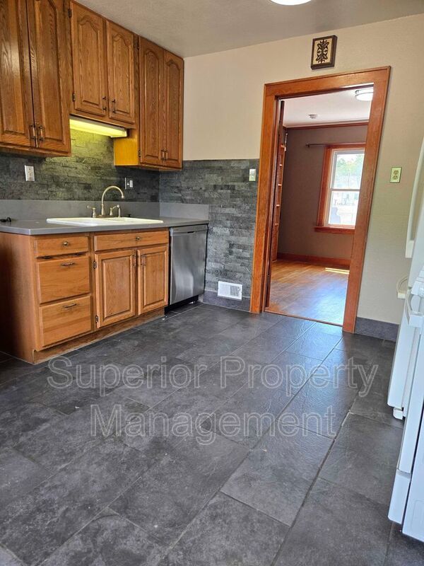 4 Bed, 2 Bath Home – 5 Minutes from Downtown | Garage & Private Deck property image