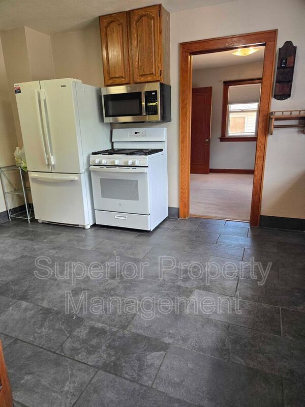 4 Bed, 2 Bath Home – 5 Minutes from Downtown | Garage & Private Deck property image