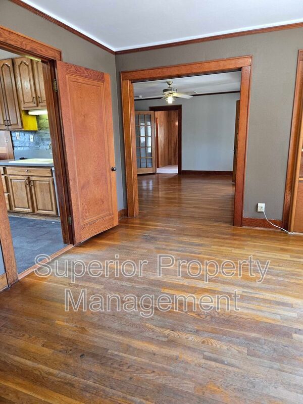 4 Bed, 2 Bath Home – 5 Minutes from Downtown | Garage & Private Deck property image