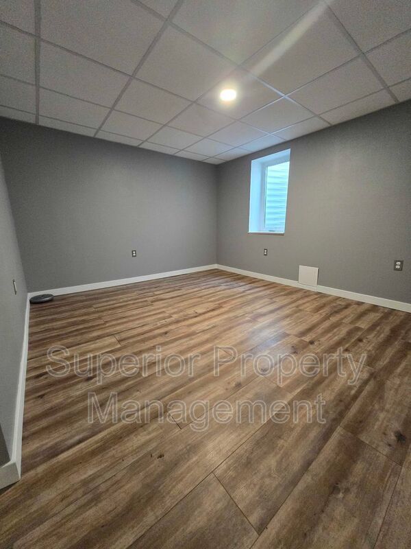 4 Bed, 2 Bath Home – 5 Minutes from Downtown | Garage & Private Deck property image
