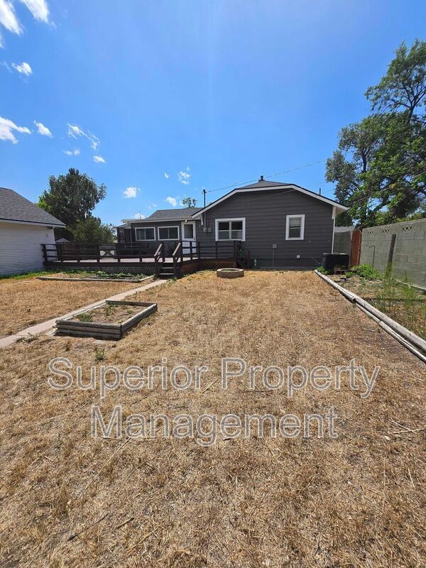 4 Bed, 2 Bath Home – 5 Minutes from Downtown | Garage & Private Deck property image