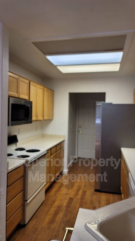Beautiful, open, and bright 2 bedroom, 2 bathroom townhome. Available now. property image