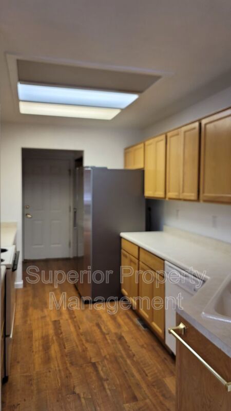 Beautiful, open, and bright 2 bedroom, 2 bathroom townhome. Available now. property image