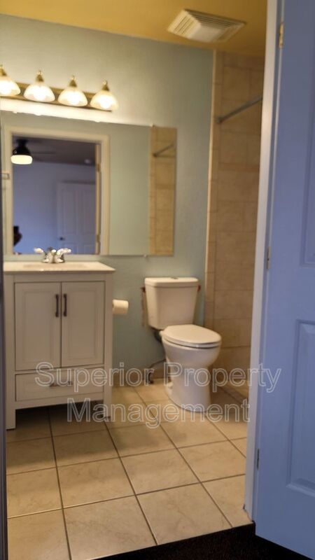 Beautiful, open, and bright 2 bedroom, 2 bathroom townhome. Available now. property image