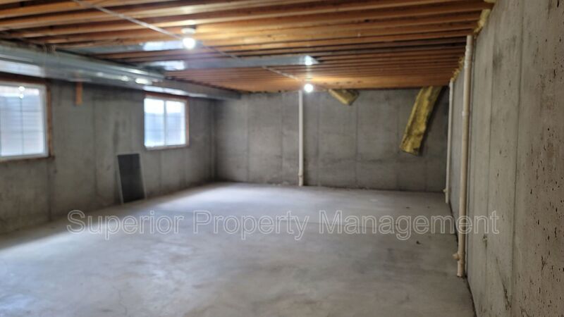 Beautiful, open, and bright 2 bedroom, 2 bathroom townhome. Available now. property image