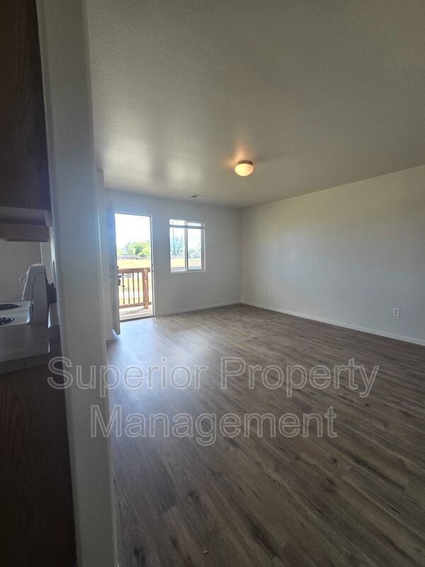Clean & Bright Updated 2-Bedroom / 1-Bath Upper-Level Apartment – 849 Sq Ft property image