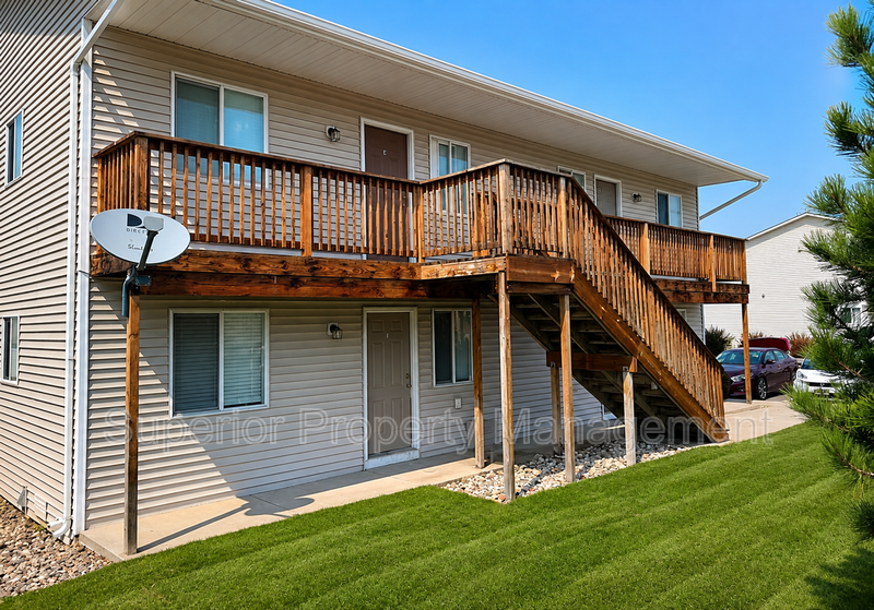 Clean & Bright Updated 2-Bedroom / 1-Bath Upper-Level Apartment – 849 Sq Ft property image