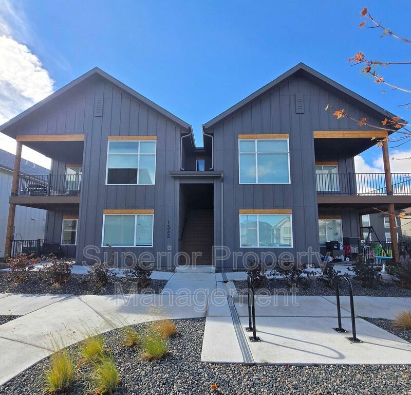 3-Bedroom, 2-Bathroom – Near LCCC & Downtown property image