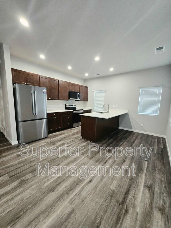 3-Bedroom, 2-Bathroom – Near LCCC & Downtown property image
