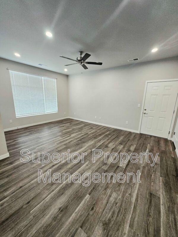 3-Bedroom, 2-Bathroom – Near LCCC & Downtown property image