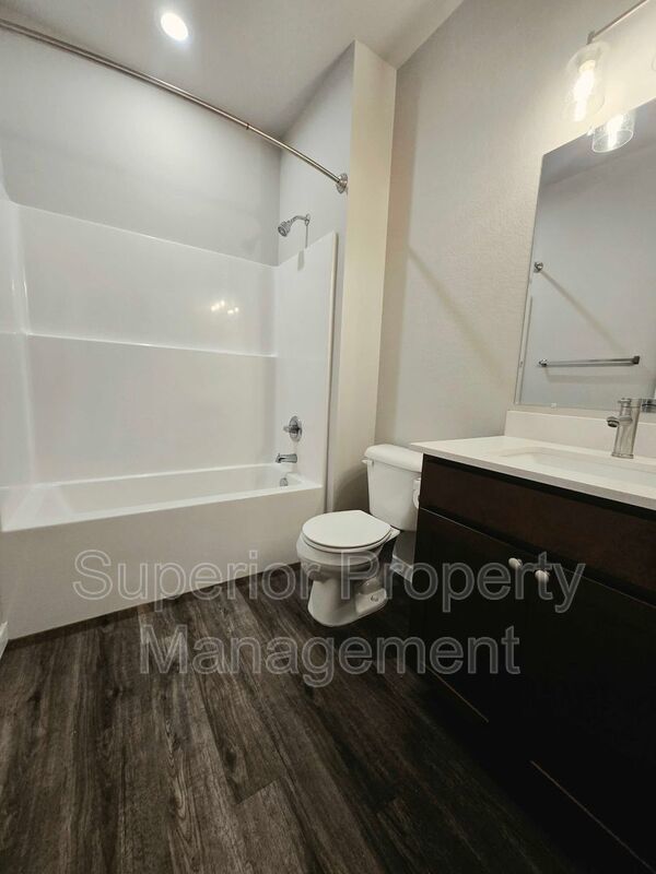 3-Bedroom, 2-Bathroom – Near LCCC & Downtown property image
