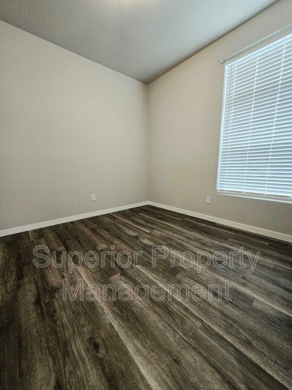 3-Bedroom, 2-Bathroom – Near LCCC & Downtown property image