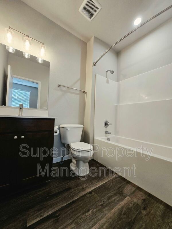 3-Bedroom, 2-Bathroom – Near LCCC & Downtown property image