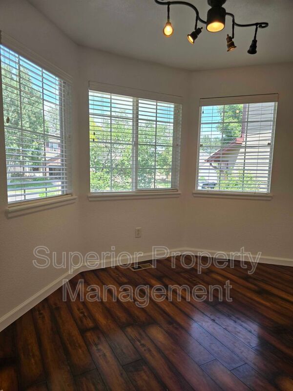 Beautiful 3 bed, 3 bath home in desirable neighborhood. Available Aug 17th. property image