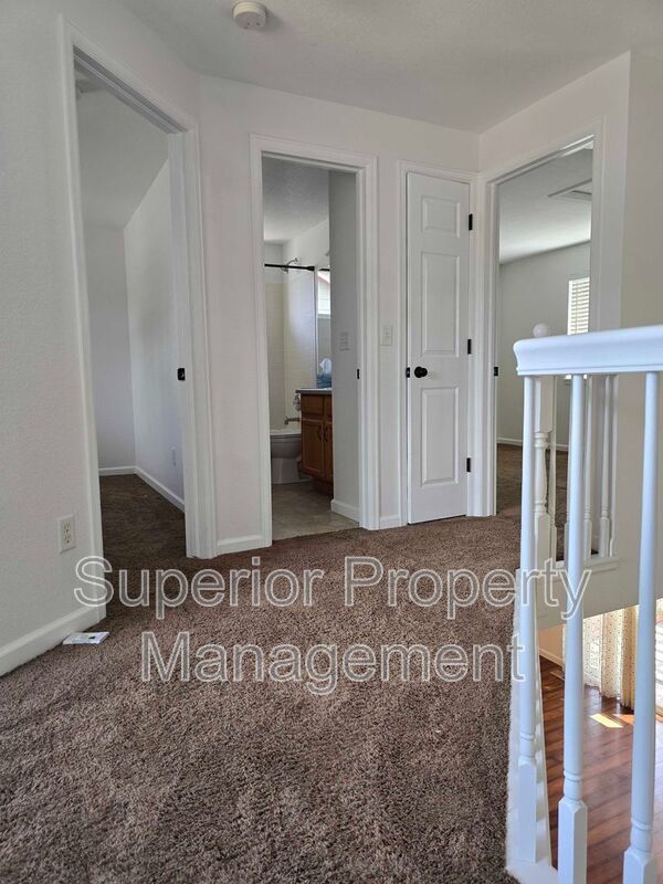 Beautiful 3 bed, 3 bath home in desirable neighborhood. Available Aug 17th. property image