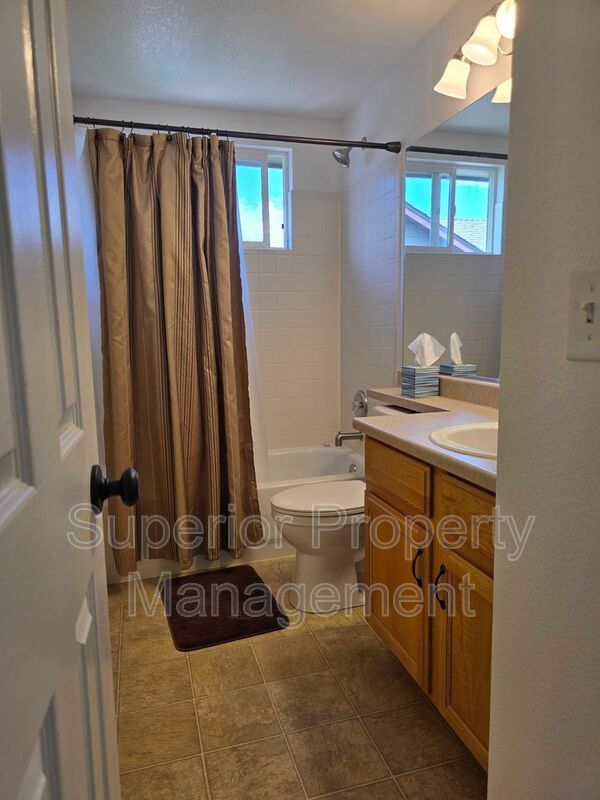 Beautiful 3 bed, 3 bath home in desirable neighborhood. Available Aug 17th. property image
