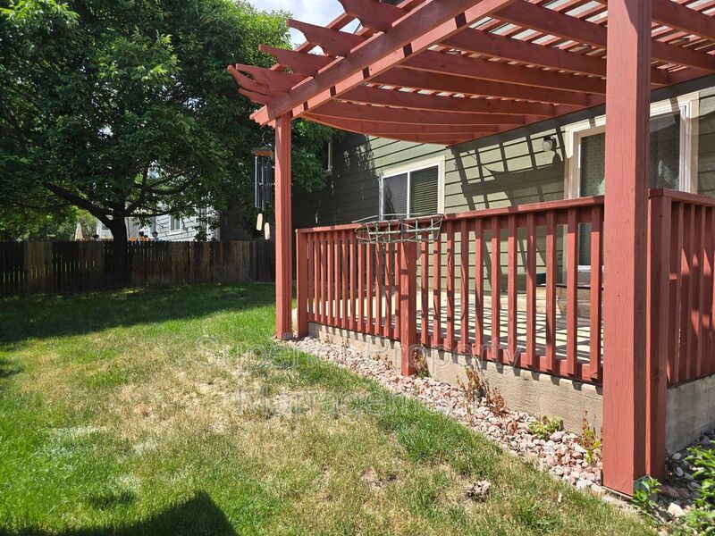 Beautiful 3 bed, 3 bath home in desirable neighborhood. Available Aug 17th. property image