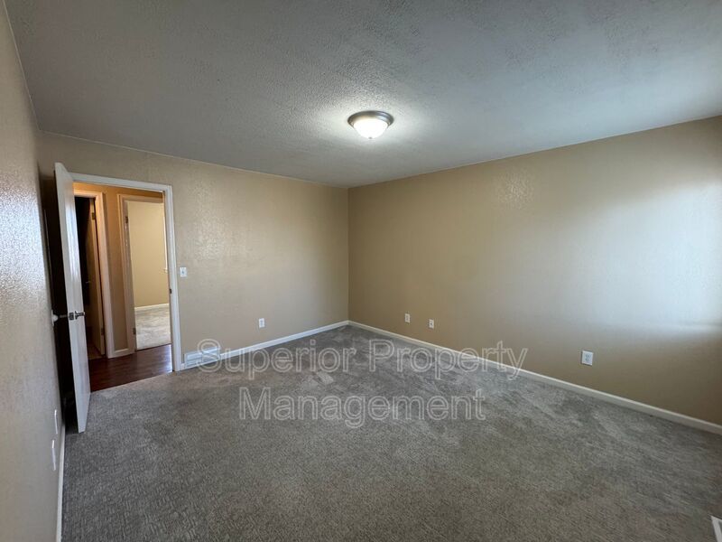 Spacious 2 Bedroom, 1.5 Bath Townhome – Close to Downtown! property image