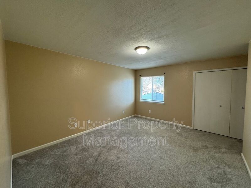Spacious 2 Bedroom, 1.5 Bath Townhome – Close to Downtown! property image