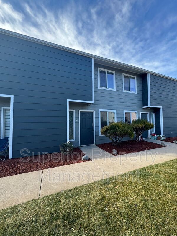 Spacious 2 Bedroom, 1.5 Bath Townhome – Close to Downtown! property image