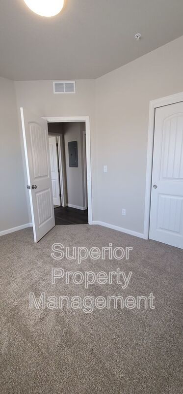 Beautiful, Brand New 2 bedroom- 2 bathroom with tasteful upgrades. property image