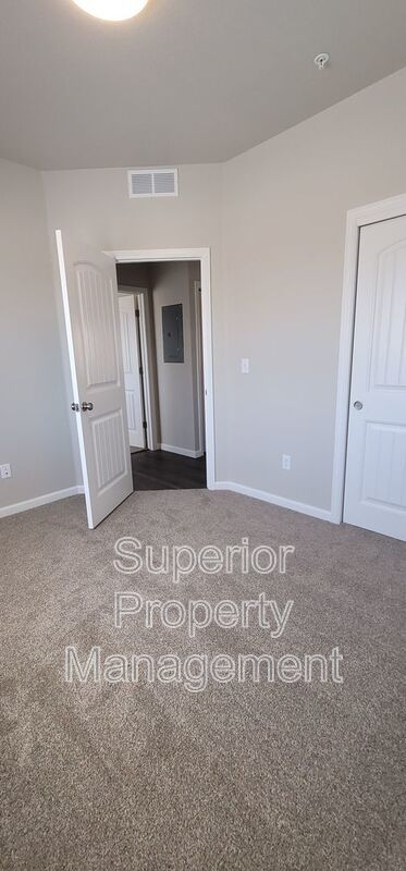 Beautiful, Brand New 2 bedroom- 2 bathroom with tasteful upgrades. property image