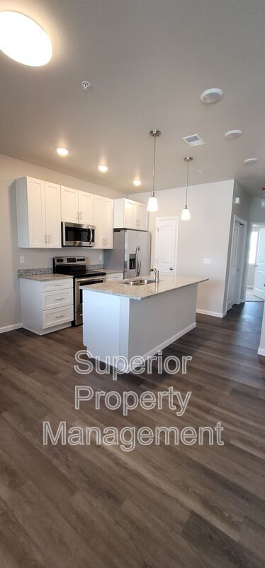 Beautiful, Brand New 2 bedroom- 2 bathroom with tasteful upgrades. property image