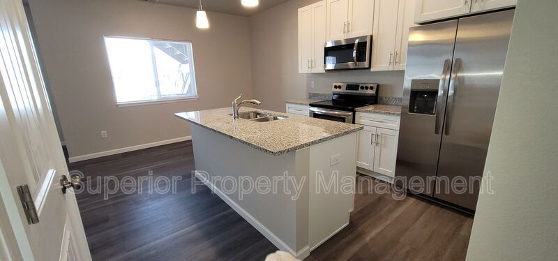 Beautiful, Brand New 2 bedroom- 2 bathroom with tasteful upgrades. property image