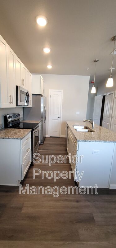 Beautiful, Brand New 2 bedroom- 2 bathroom with tasteful upgrades. property image