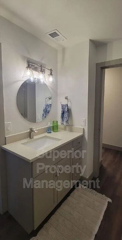 LIVE IN THE HEART OF DOWNTOWN - FIRST MONTH FREE! property image