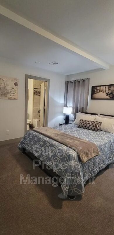 LIVE IN THE HEART OF DOWNTOWN - FIRST MONTH FREE! property image