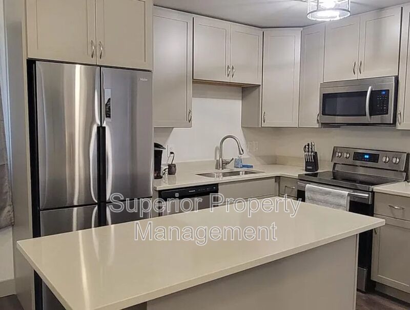 LIVE IN THE HEART OF DOWNTOWN - FIRST MONTH FREE! property image