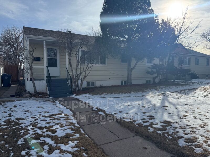 Beautiful and Spacious Ranch home with finished basement. Available Now. property image