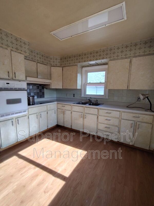 Beautiful and Spacious Ranch home with finished basement. Available Now. property image