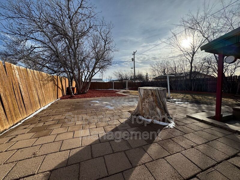 Beautiful and Spacious Ranch home with finished basement. Available Now. property image