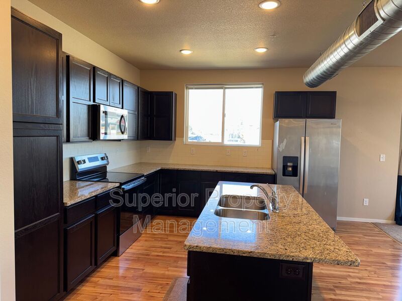 3 bedroom apartment for rent in Loveland, CO offering 1,318 sq ft near Centerra and I-25. property image