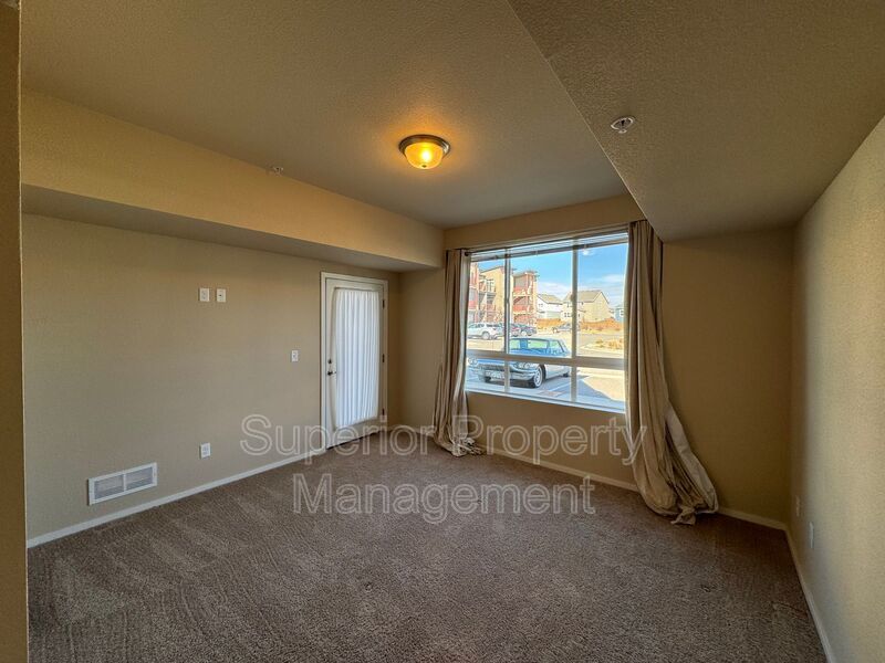 3 bedroom apartment for rent in Loveland, CO offering 1,318 sq ft near Centerra and I-25. property image